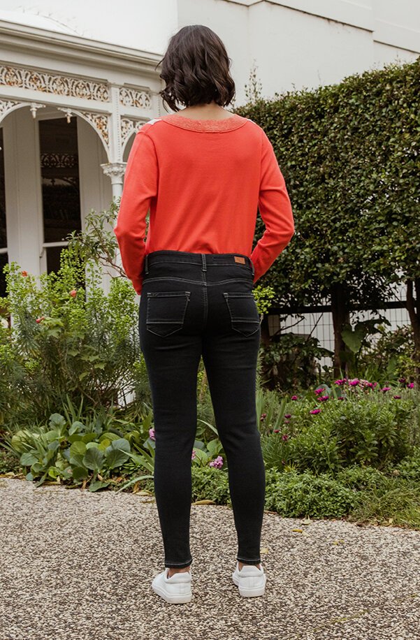 New London DUBLIN Jean BrandNew London Jeans Diahann Boutique