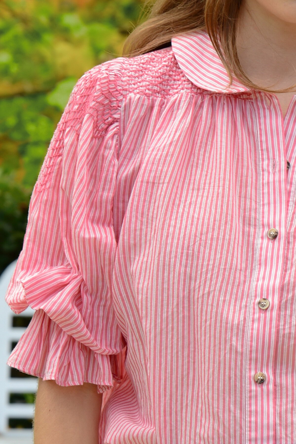 treatürself】Rose accent shirt blouse Treat ürself Rose accent