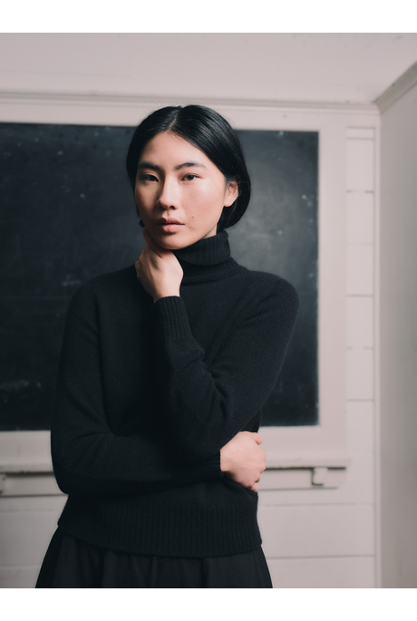 Standard Issue OKEWA CROP FUNNEL Neck